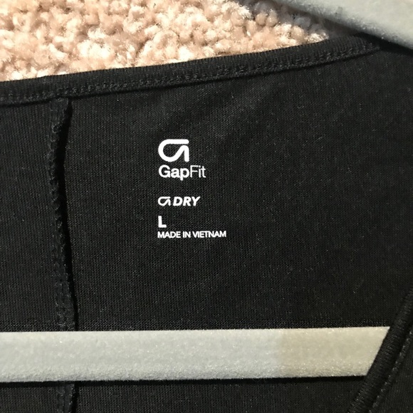 Gap fit dry T-shirt - Picture 3 of 7